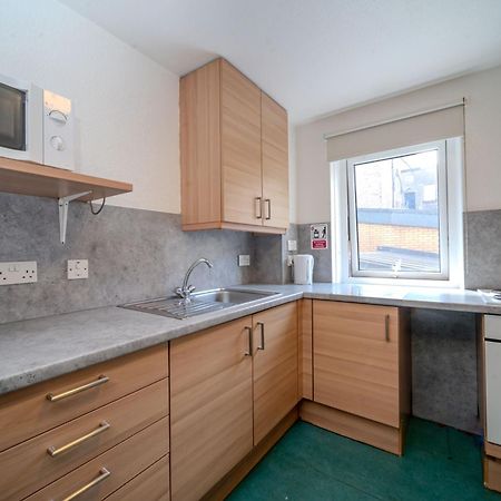 Joivy Budget 4,5 And 6 Bed Private Flats, In Historic Old Town (Adults Only) Edinburgh Exterior photo