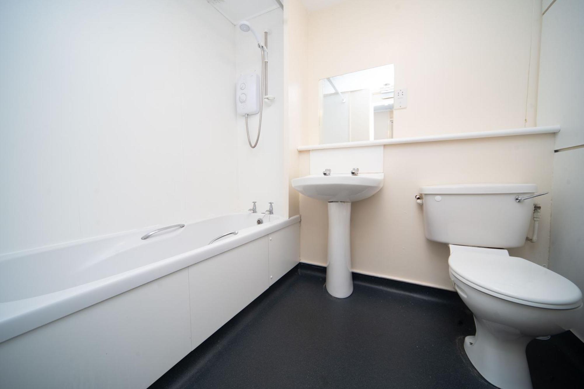 Joivy Budget 4,5 And 6 Bed Private Flats, In Historic Old Town (Adults Only) Edinburgh Exterior photo